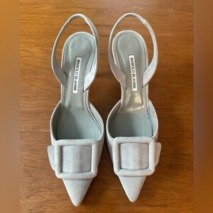 MANOLO BLAHNIK Maysli 70 light grey buckled suede slingback pumps size 38.5